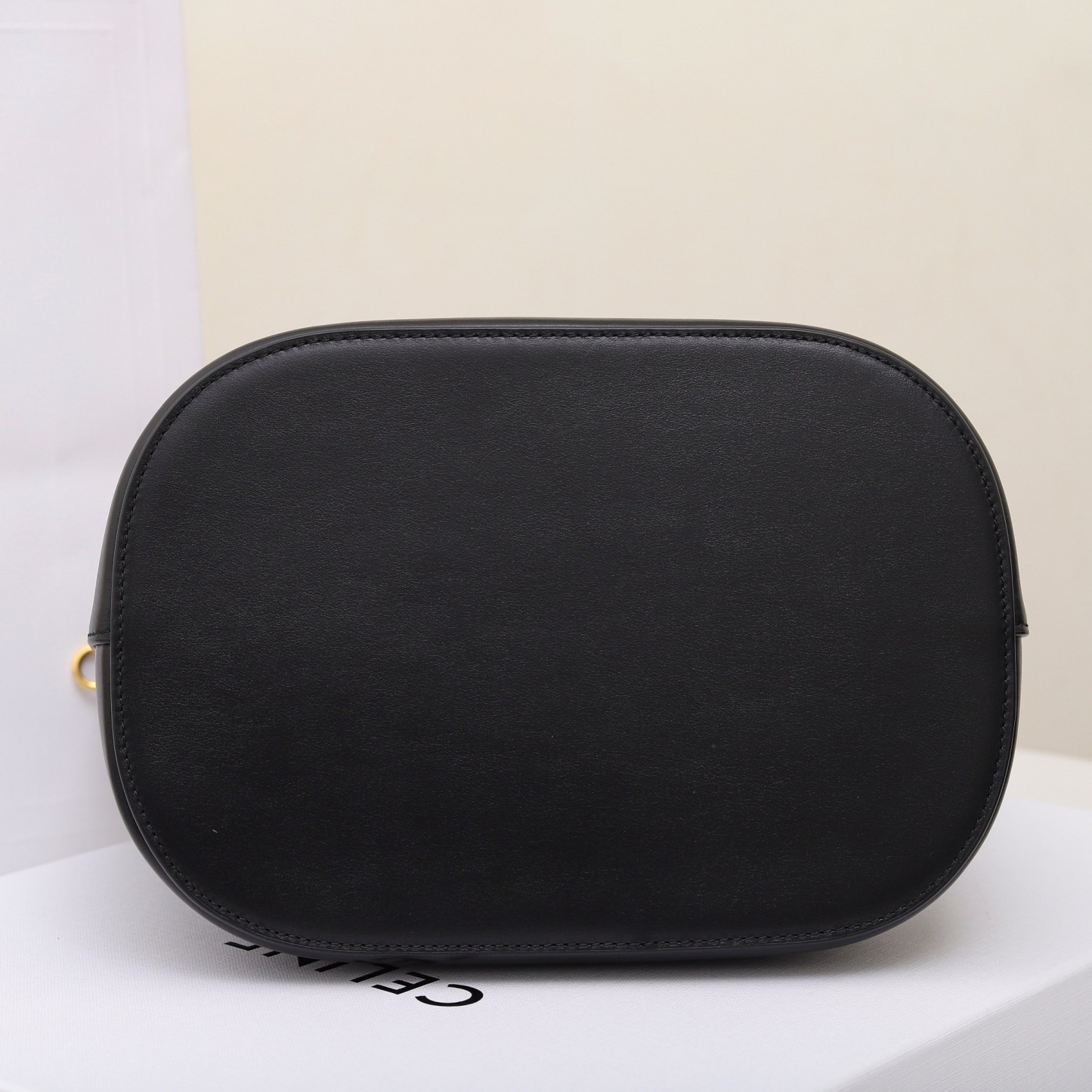 MEDIUM BUCKET LOUISE IN SMOOTH CALFSKIN