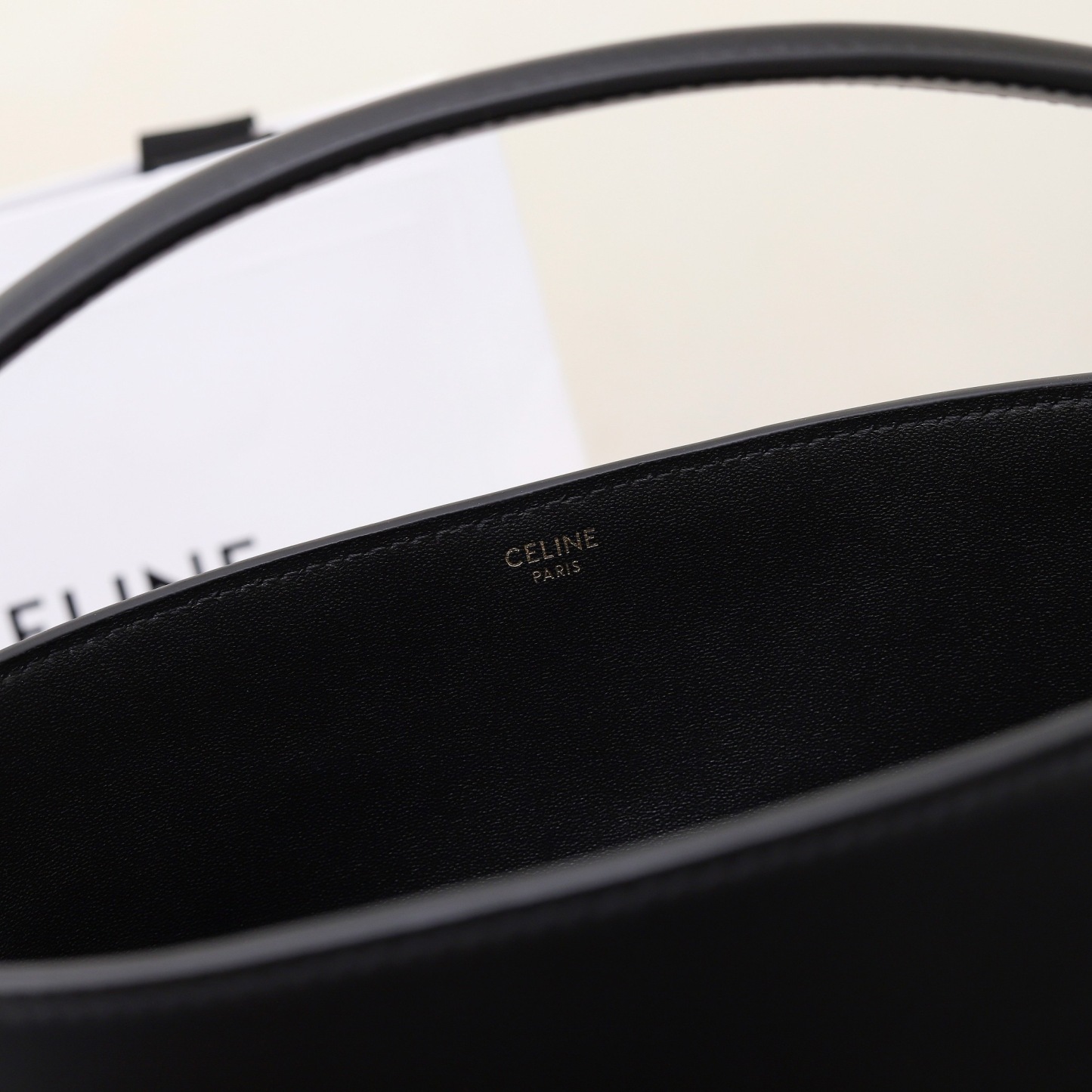 MEDIUM BUCKET LOUISE IN SMOOTH CALFSKIN