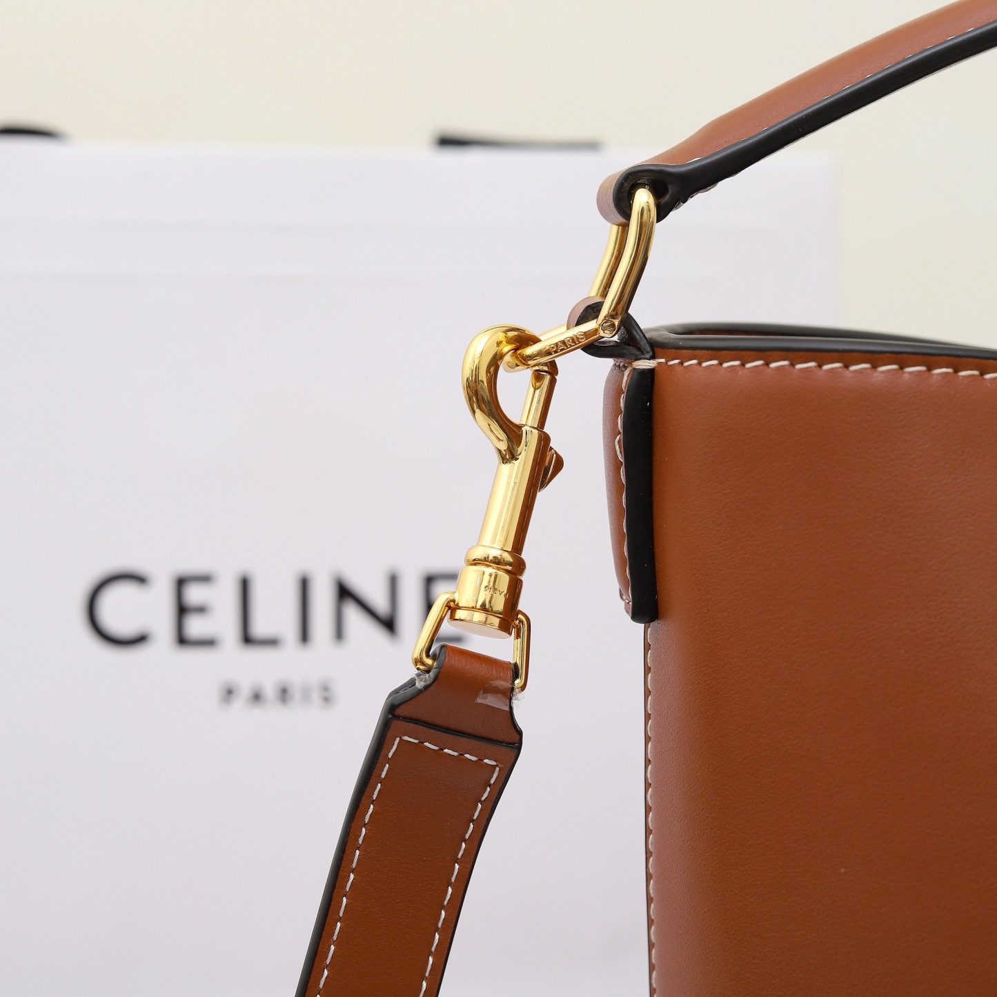 MEDIUM BUCKET LOUISE IN SMOOTH CALFSKIN
