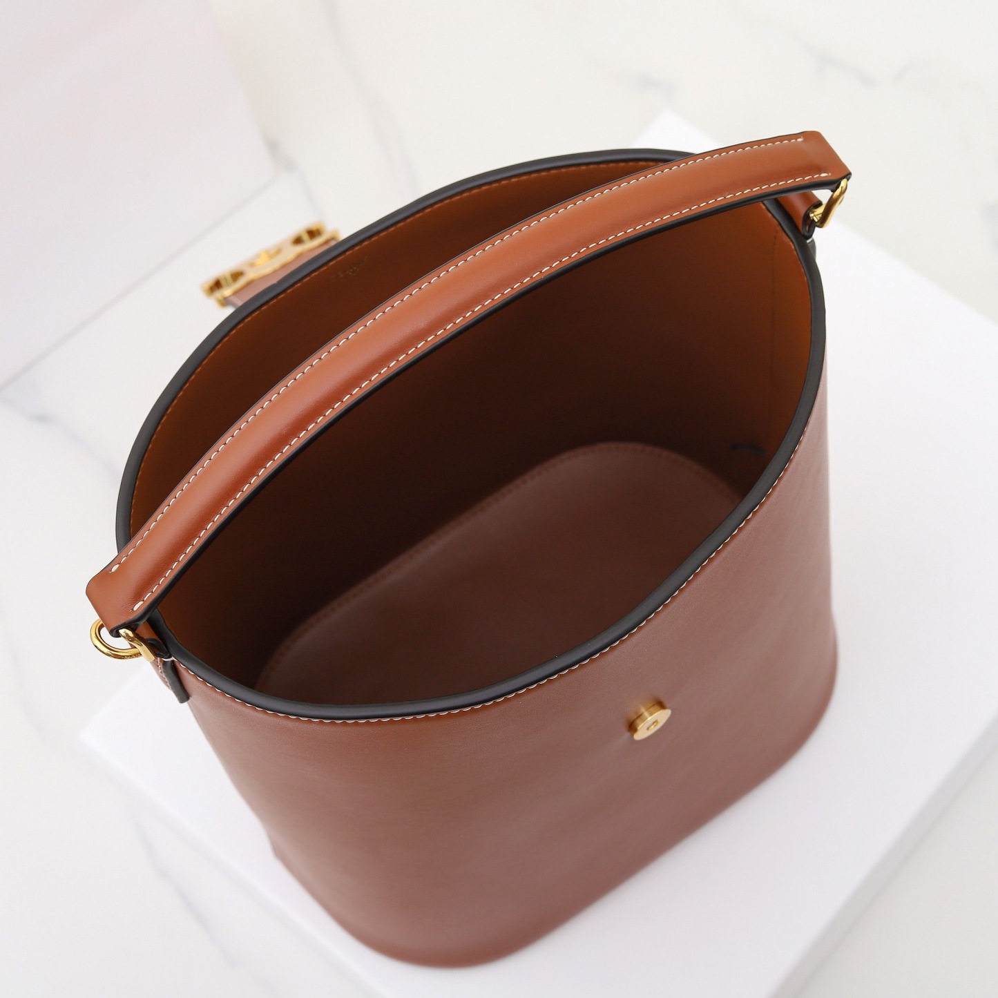 MEDIUM BUCKET LOUISE IN SMOOTH CALFSKIN