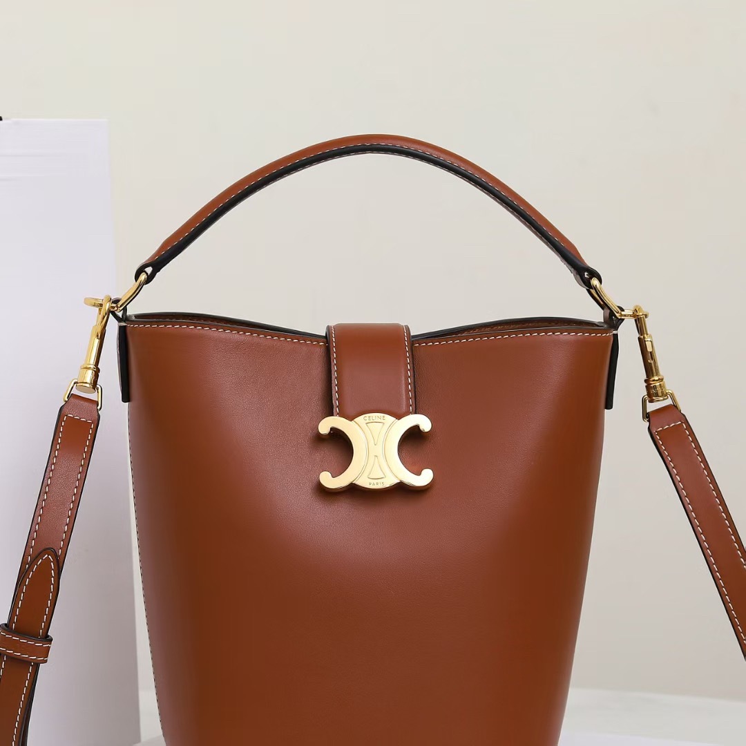 CELINE SMALL BUCKET LOUISE IN SMOOTH CALFSKIN