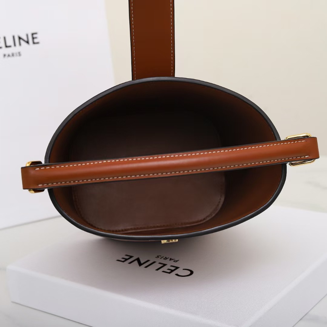 CELINE SMALL BUCKET LOUISE IN SMOOTH CALFSKIN
