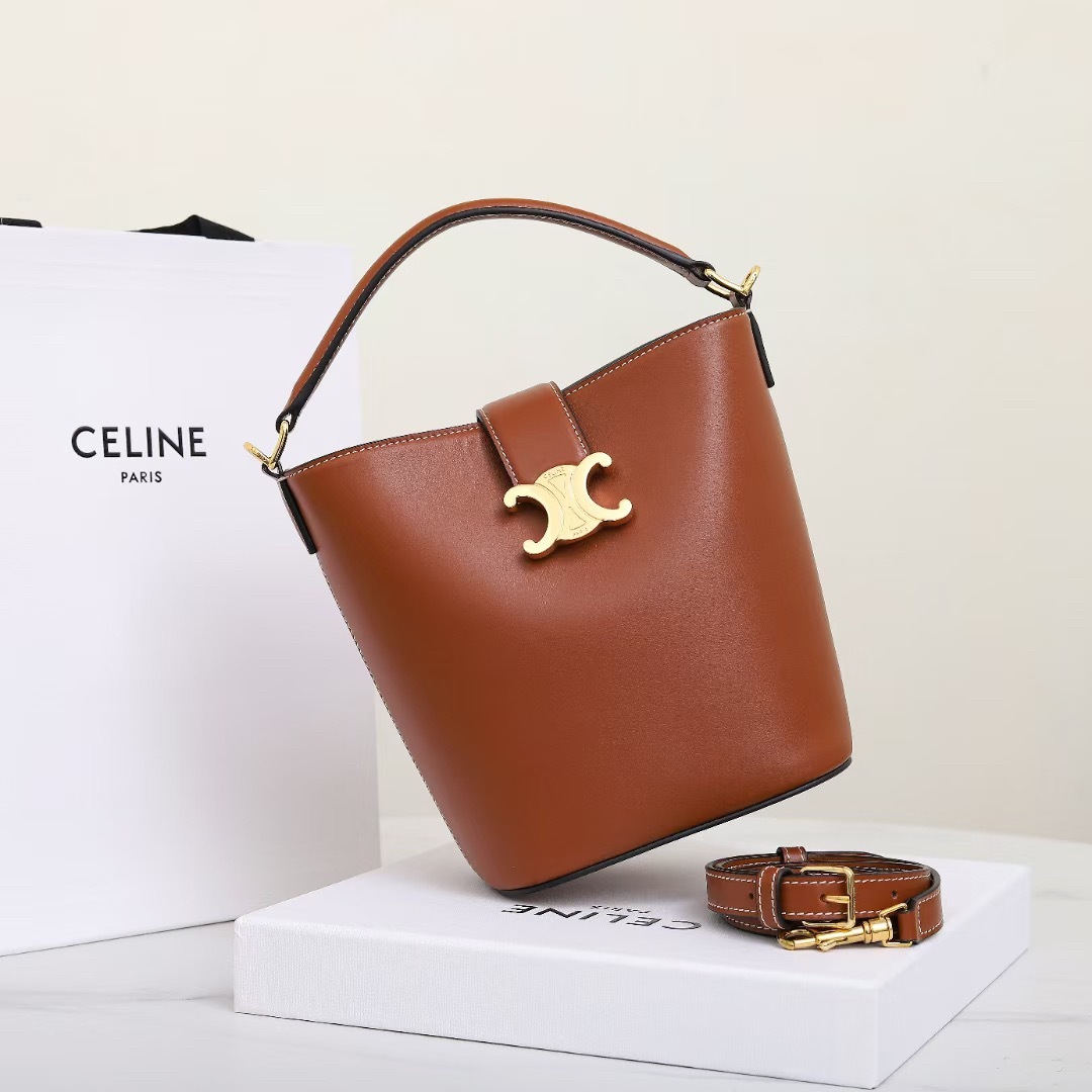 CELINE SMALL BUCKET LOUISE IN SMOOTH CALFSKIN