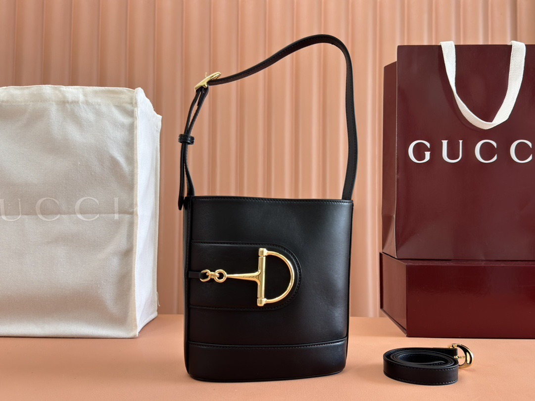 GUCCI 73 MINI BUCKET BAG
