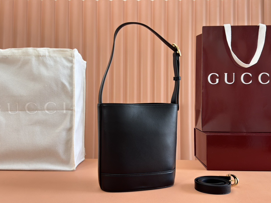 GUCCI 73 MINI BUCKET BAG
