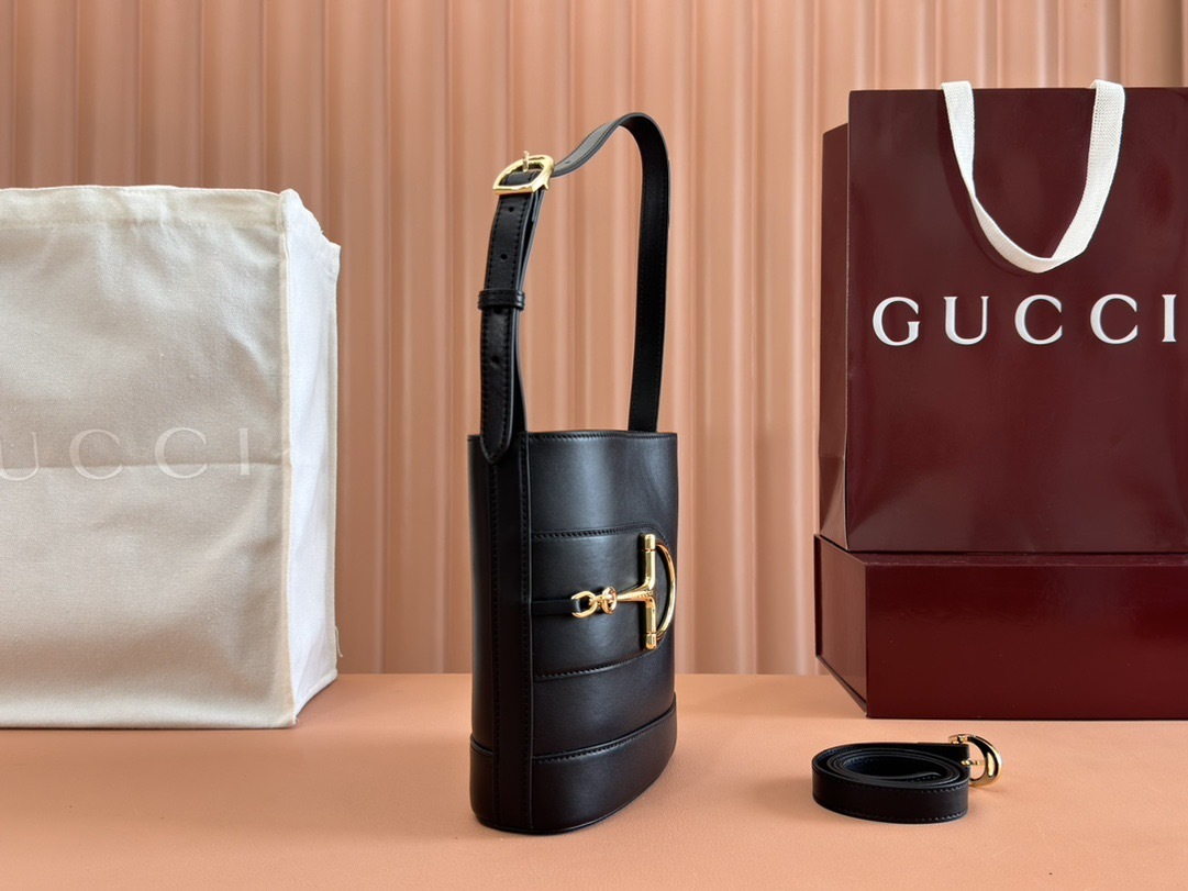 GUCCI 73 MINI BUCKET BAG