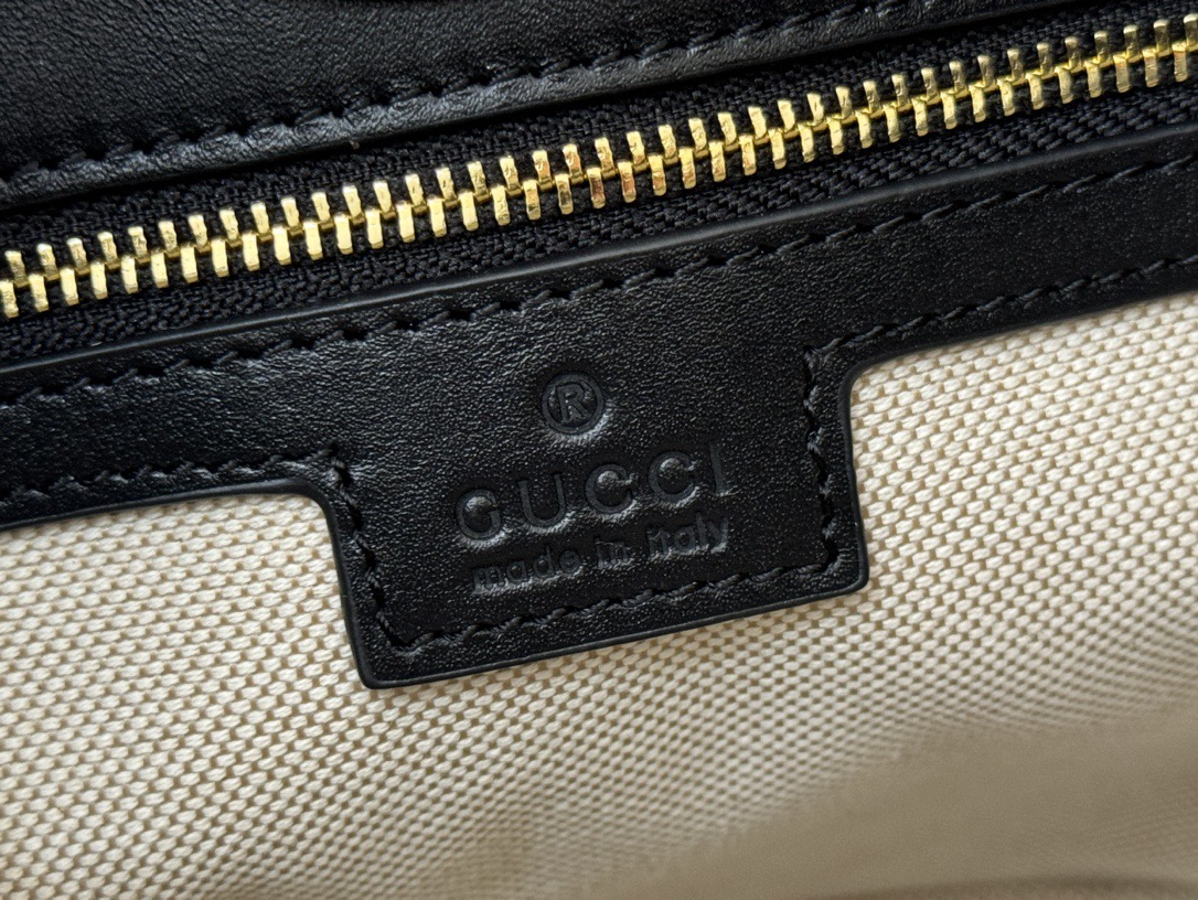 GUCCI 73 MINI BUCKET BAG