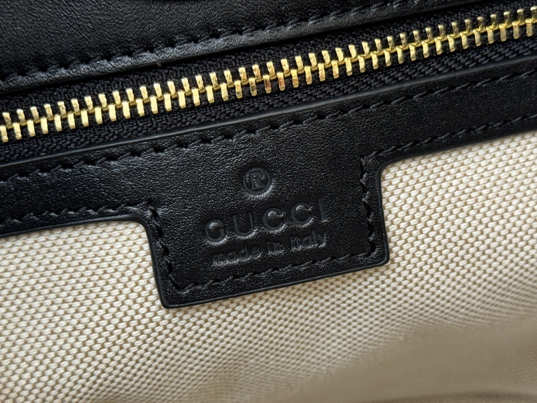 GUCCI 73 MINI BUCKET BAG