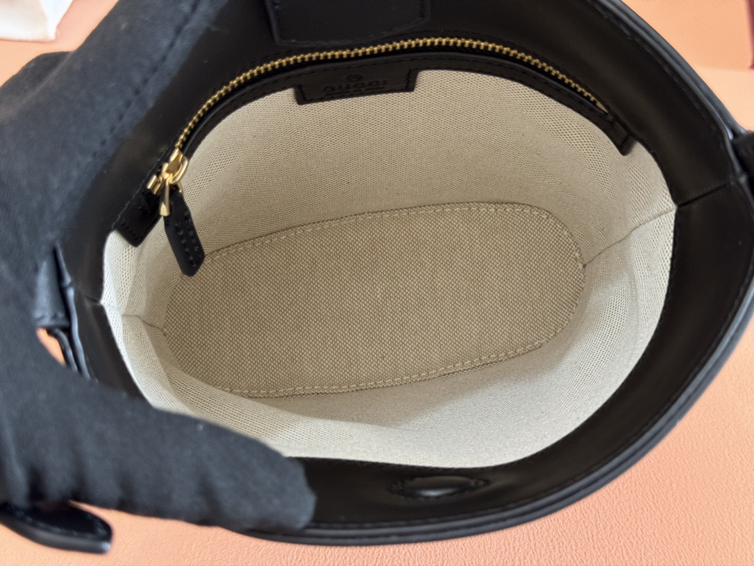 GUCCI 73 MINI BUCKET BAG