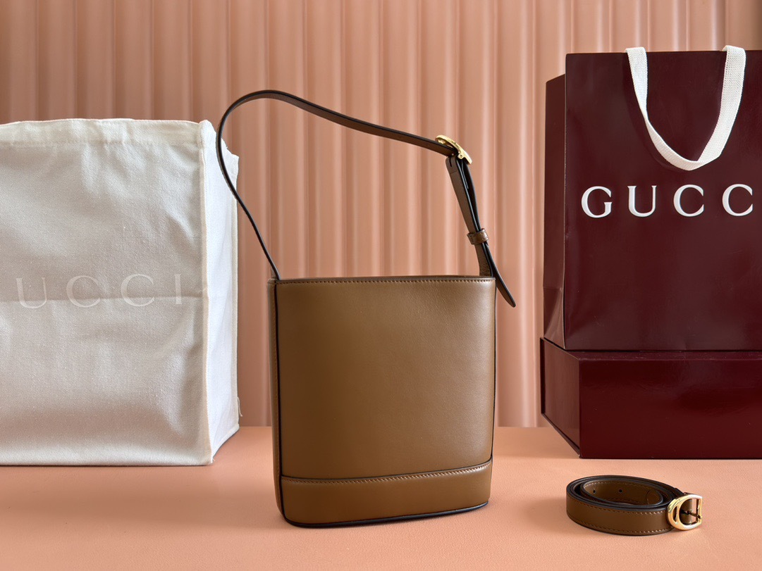 GUCCI 73 MINI BUCKET BAG