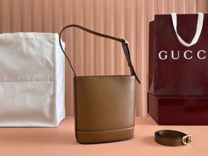 GUCCI 73 MINI BUCKET BAG