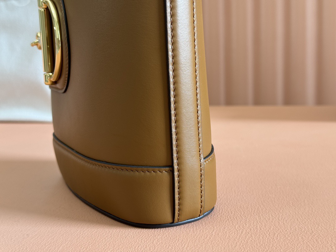 GUCCI 73 MINI BUCKET BAG