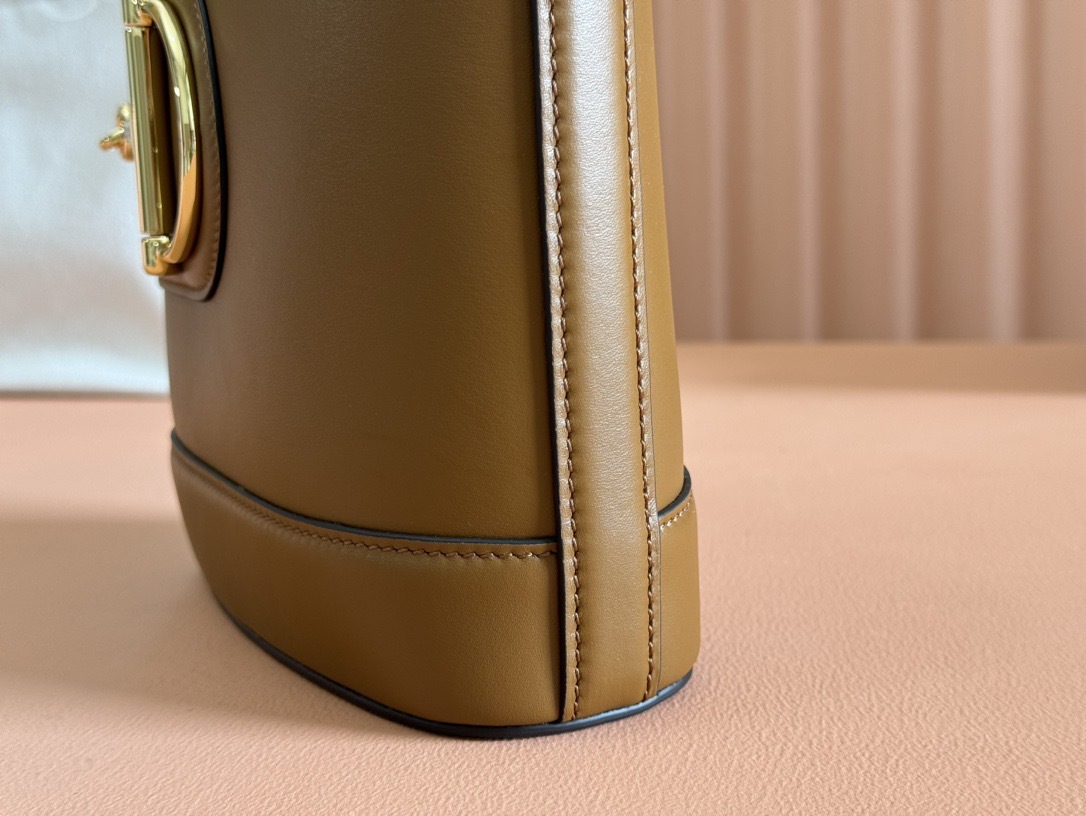 GUCCI 73 MINI BUCKET BAG