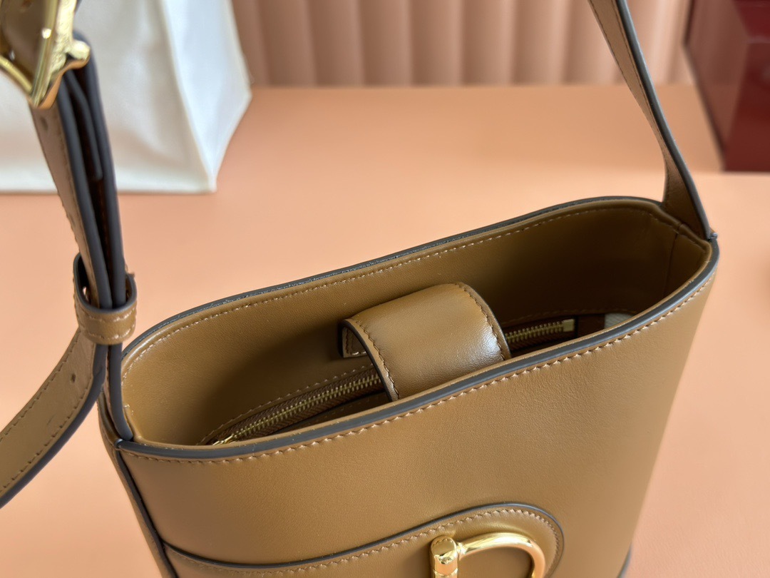 GUCCI 73 MINI BUCKET BAG