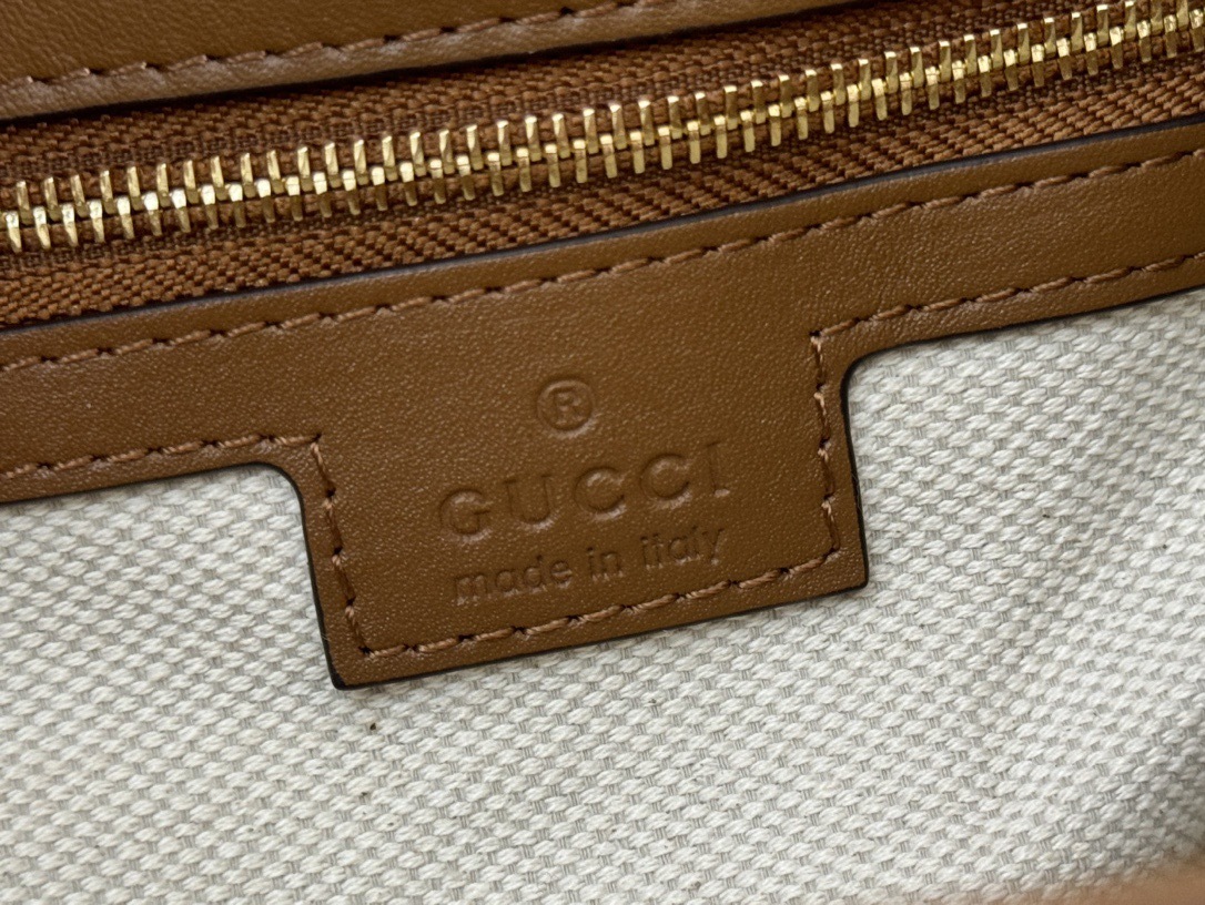 GUCCI 73 MINI BUCKET BAG