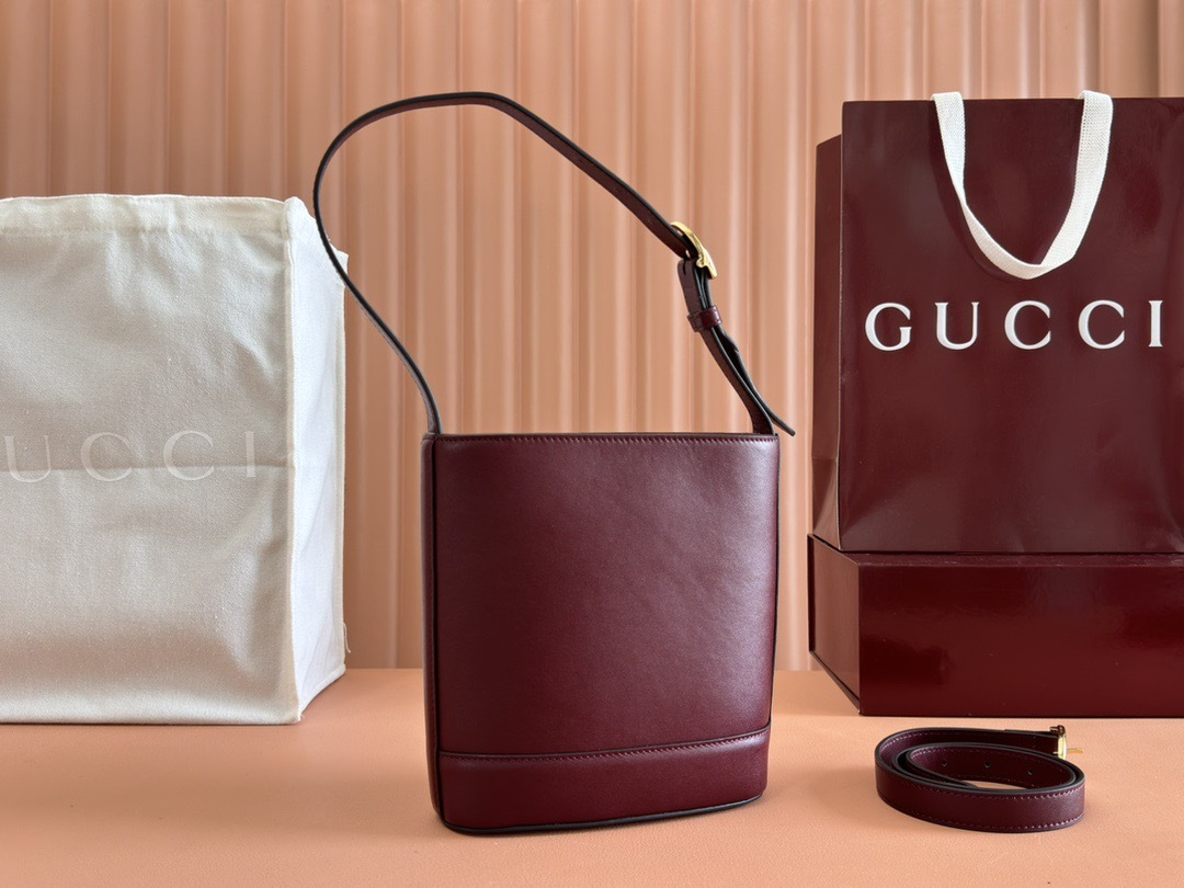 GUCCI 73 MINI BUCKET BAG