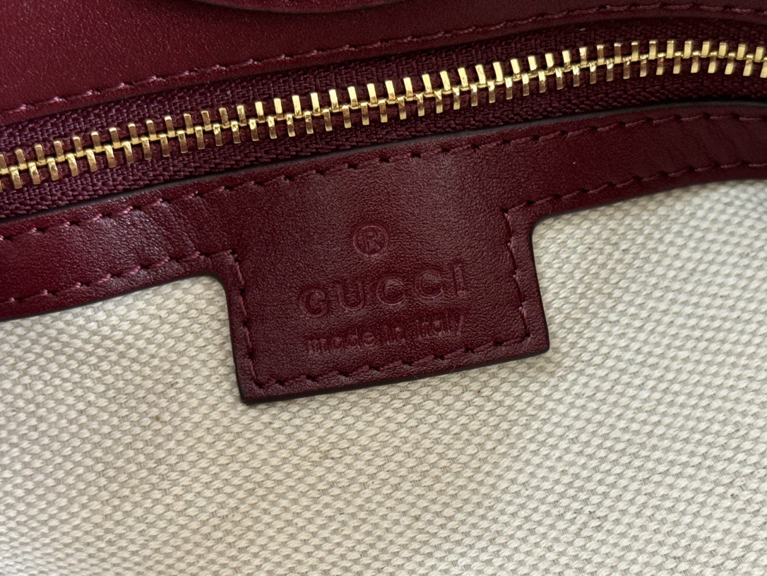 GUCCI 73 MINI BUCKET BAG