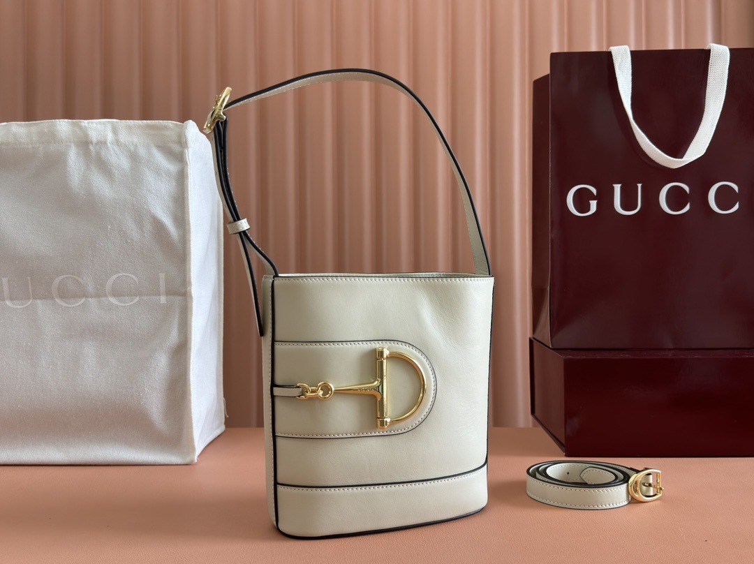 GUCCI 73 MINI BUCKET BAG