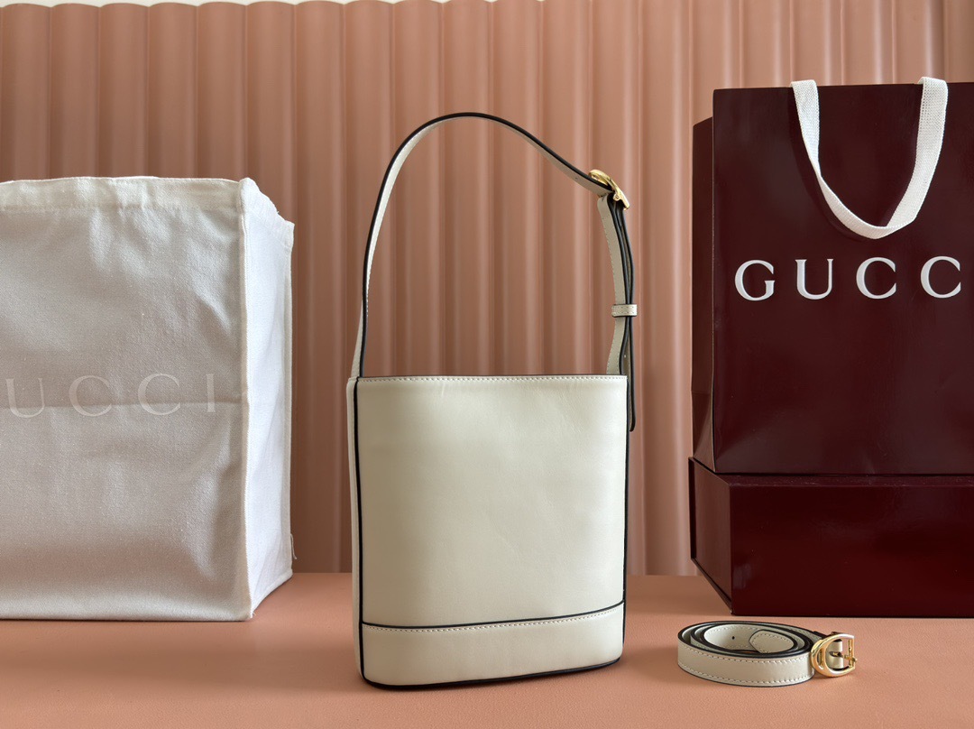 GUCCI 73 MINI BUCKET BAG