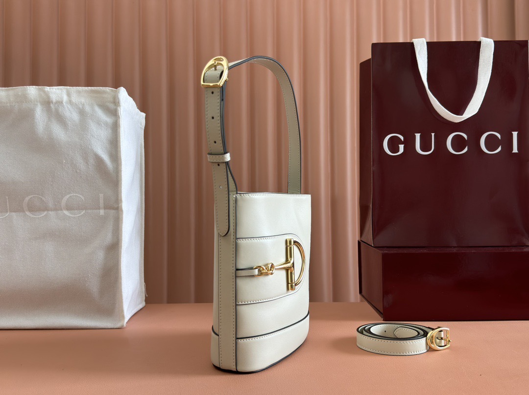GUCCI 73 MINI BUCKET BAG