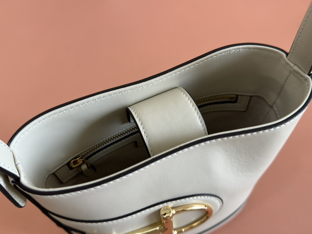 GUCCI 73 MINI BUCKET BAG