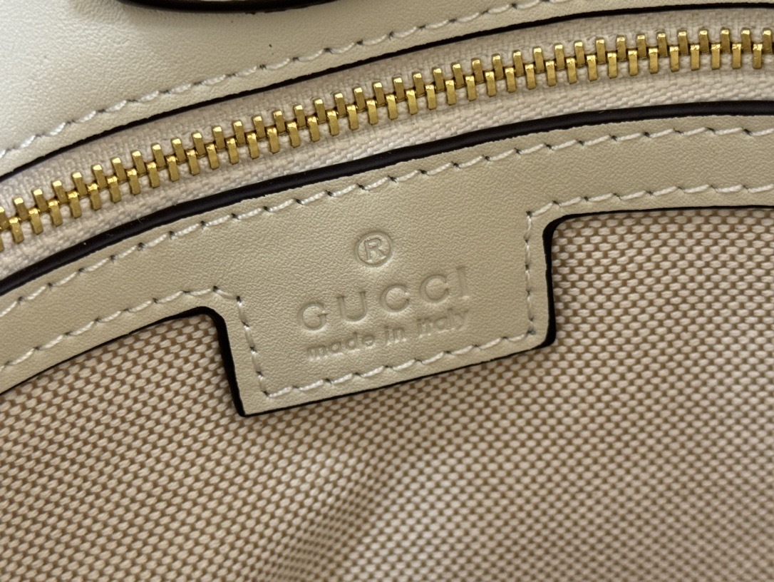 GUCCI 73 MINI BUCKET BAG