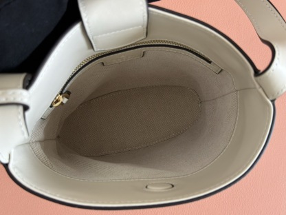 GUCCI 73 MINI BUCKET BAG