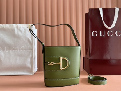 GUCCI 73 MINI BUCKET BAG
