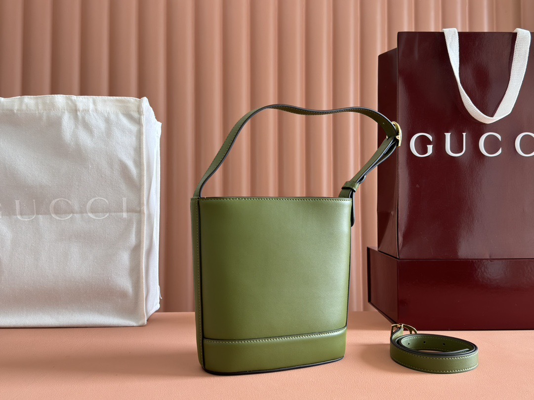 GUCCI 73 MINI BUCKET BAG