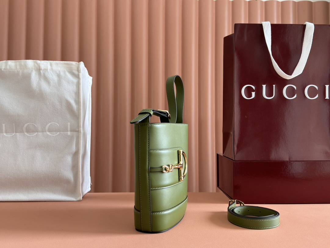 GUCCI 73 MINI BUCKET BAG