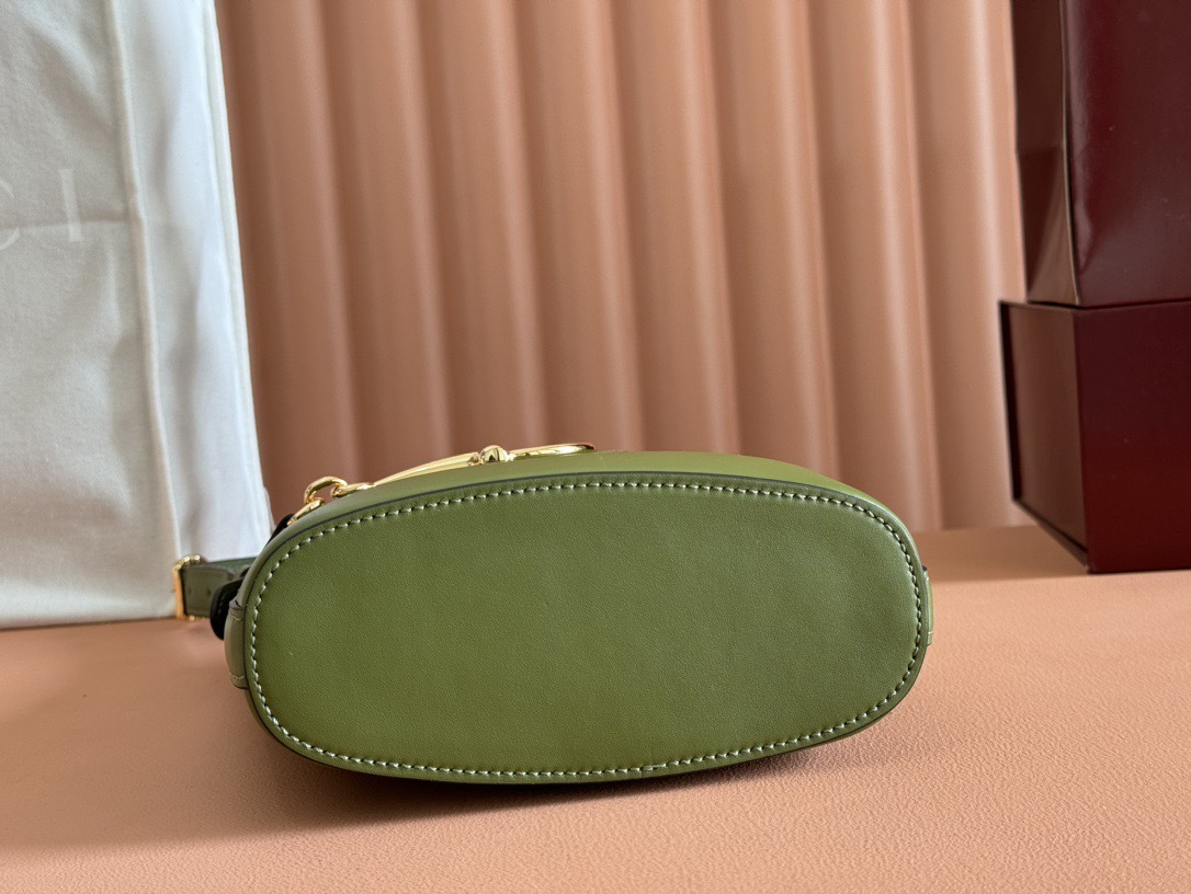 GUCCI 73 MINI BUCKET BAG