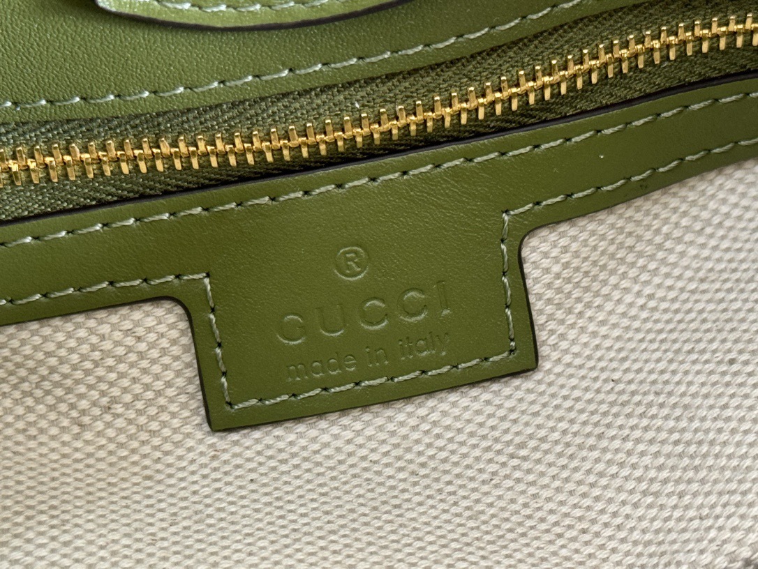 GUCCI 73 MINI BUCKET BAG