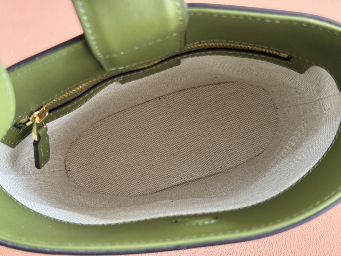 GUCCI 73 MINI BUCKET BAG