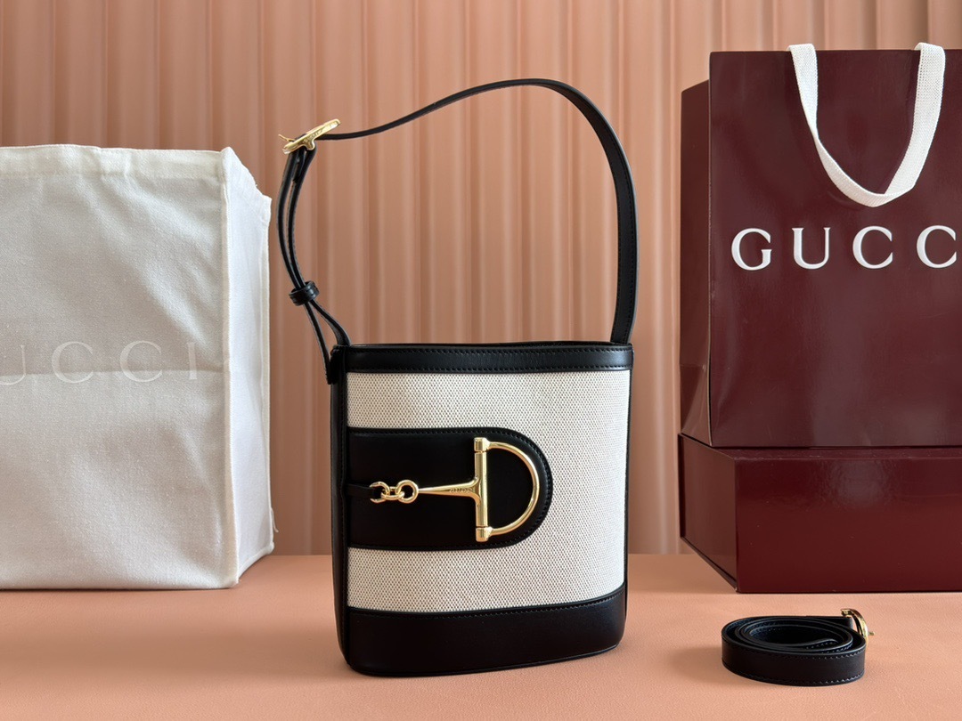 GUCCI 73 MINI BUCKET BAG