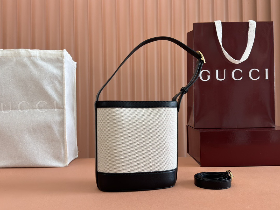 GUCCI 73 MINI BUCKET BAG