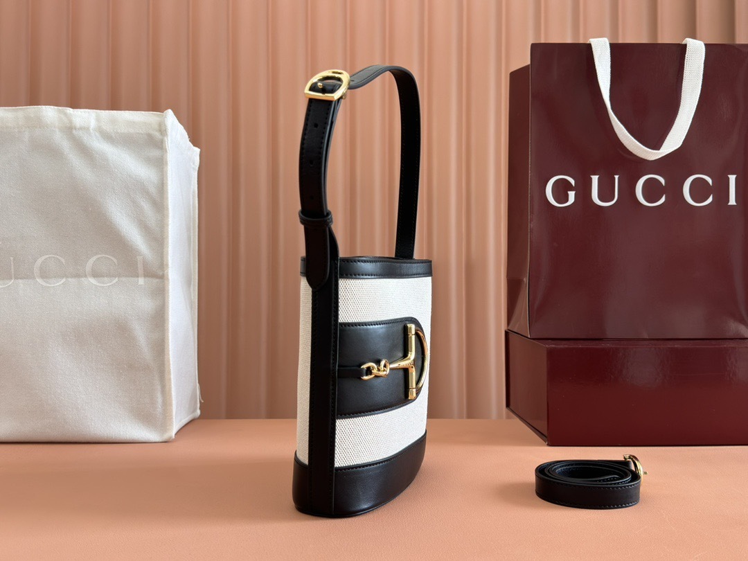 GUCCI 73 MINI BUCKET BAG