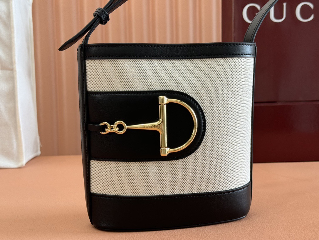 GUCCI 73 MINI BUCKET BAG