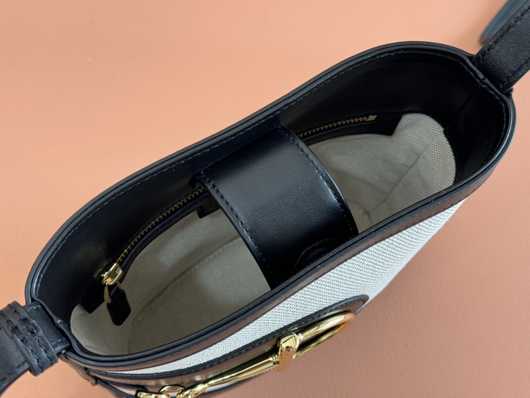 GUCCI 73 MINI BUCKET BAG