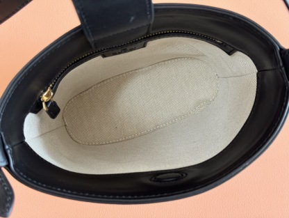 GUCCI 73 MINI BUCKET BAG