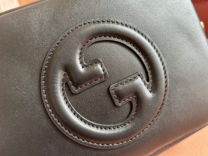 GUCCI BLONDIE SMALL SHOULDER BAG