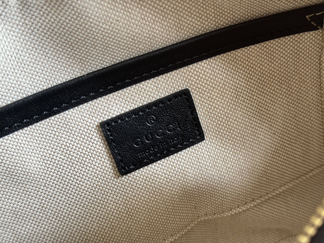 GUCCI BLONDIE SMALL SHOULDER BAG