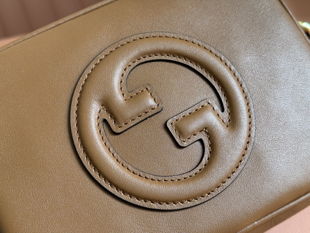 GUCCI BLONDIE SMALL SHOULDER BAG