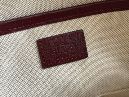 GUCCI BLONDIE SMALL SHOULDER BAG