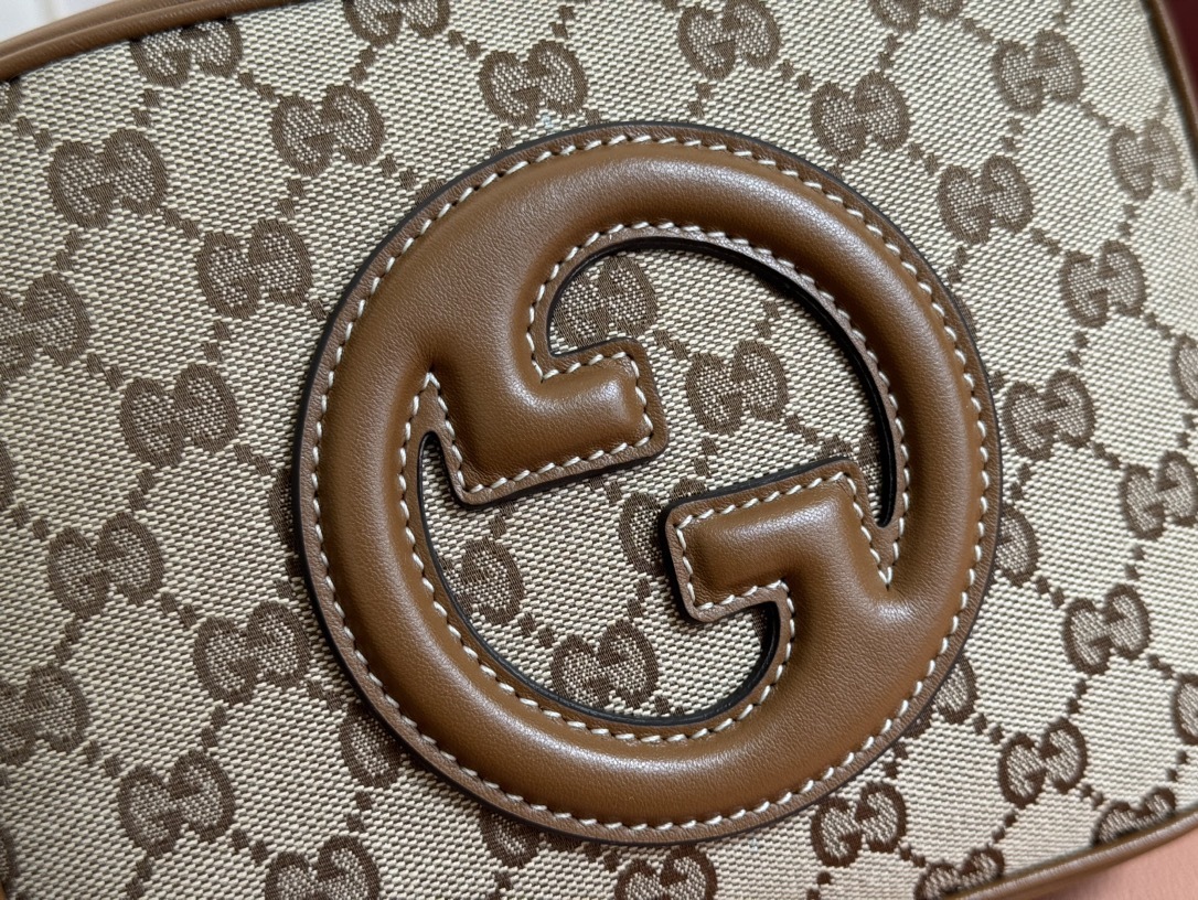 GUCCI BLONDIE SMALL SHOULDER BAG