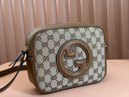 GUCCI BLONDIE SMALL SHOULDER BAG