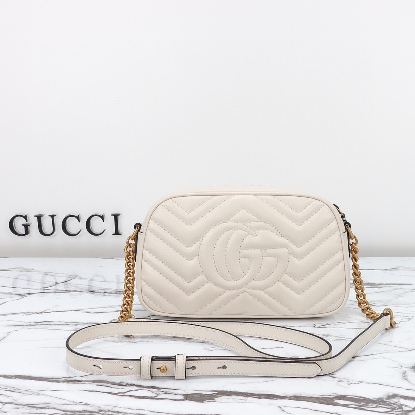 GUCCI GG MARMONT SMALL CCAMERA BAG