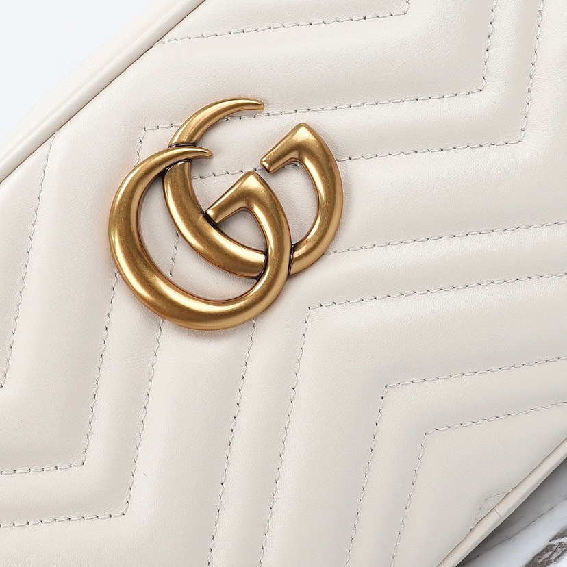 GUCCI GG MARMONT SMALL CCAMERA BAG