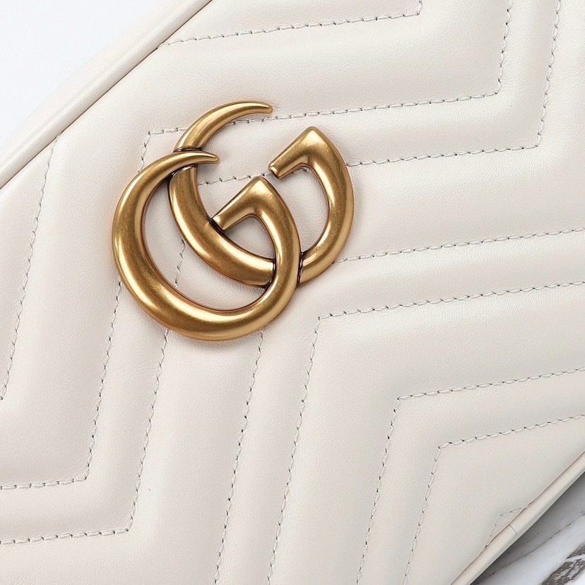 GUCCI GG MARMONT SMALL CCAMERA BAG