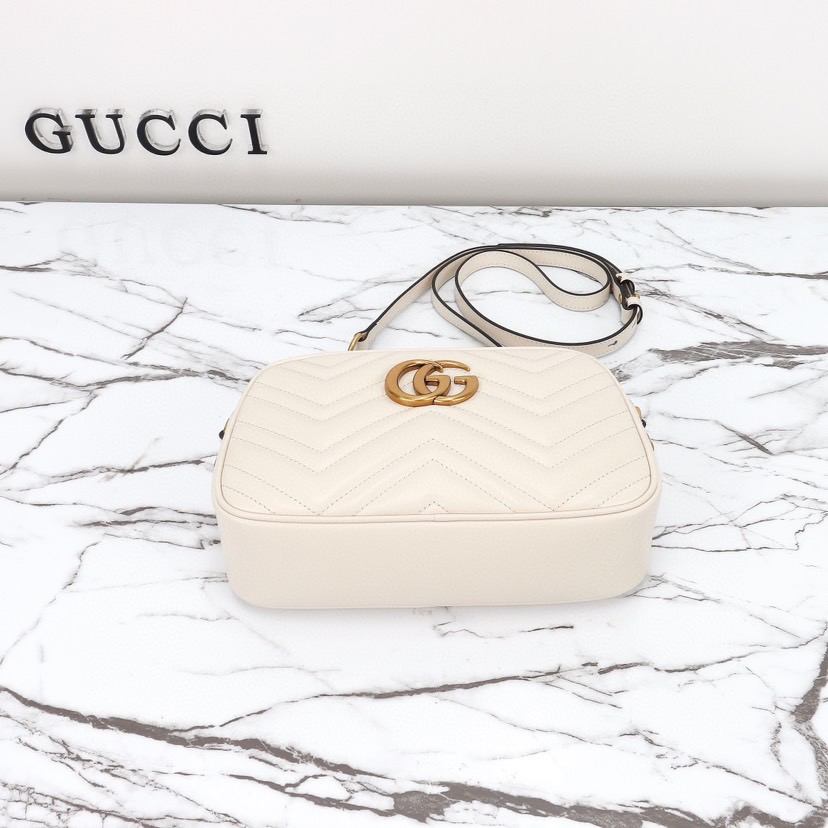 GUCCI GG MARMONT SMALL CCAMERA BAG