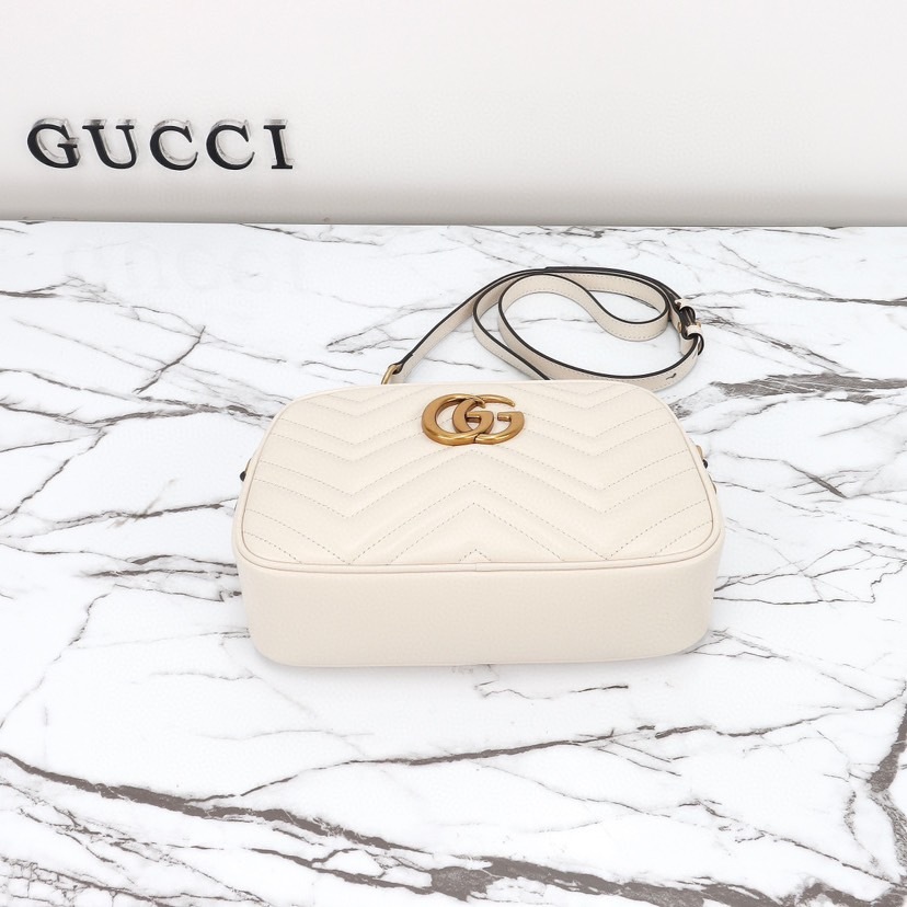 GUCCI GG MARMONT SMALL CCAMERA BAG